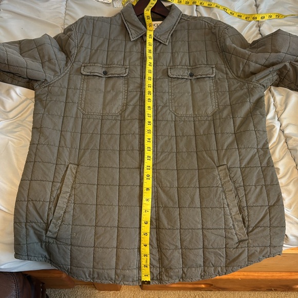 UGG Trent Quilted Shirt Jacket in Olive, Size XL - Picture 13 of 13